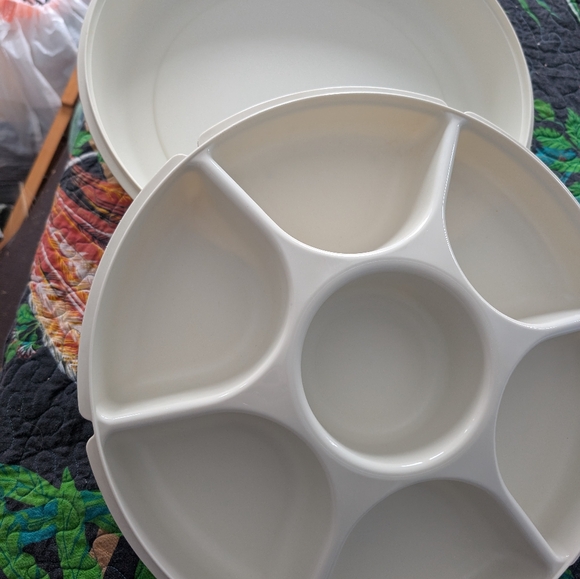 Tupperware - Picture 3 of 4